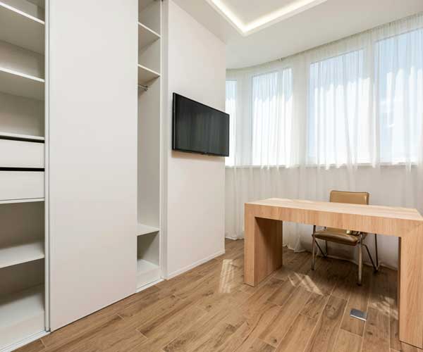 houten bureel